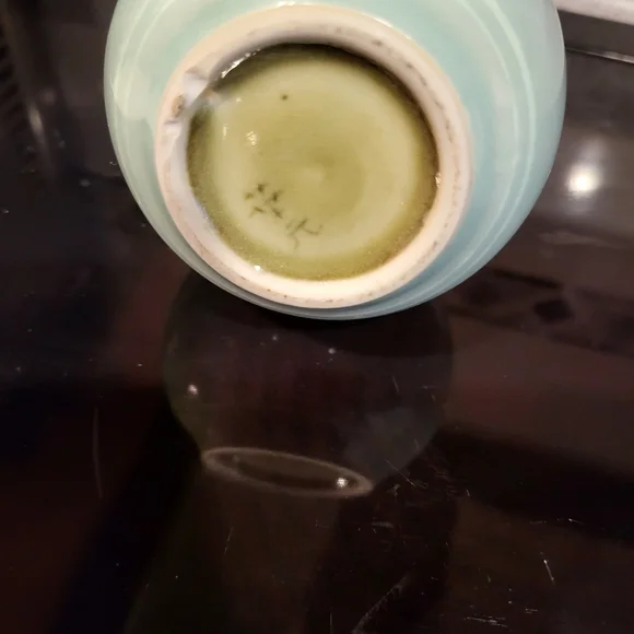 Antique Celadon Korean "Thousand Cranes" 6 1/4" Vase Signed - Picture 7 of 11